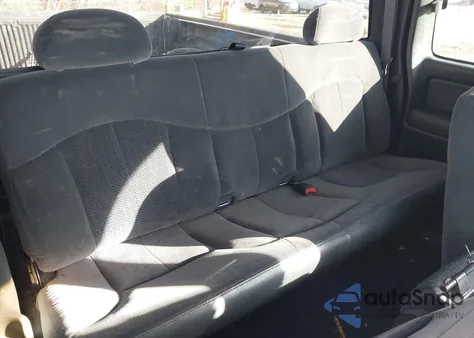 2002 Chevrolet Silverado 1500 Ls z USA, uszkodzony, nr VIN 2GCEC19T221139523